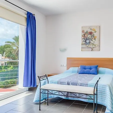 Sleeps 9 Pool Air Con Wifi Punta Grossa