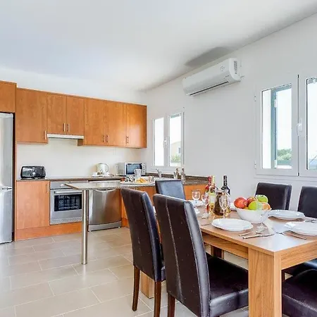 Sleeps 9 Pool Air Con Wifi Villa *